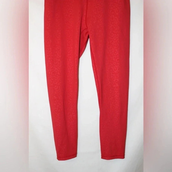 Zyia Active Light n Tight Red Leopard Hi-Rise 7/8 Leggings 12 - Picture 6 of 12